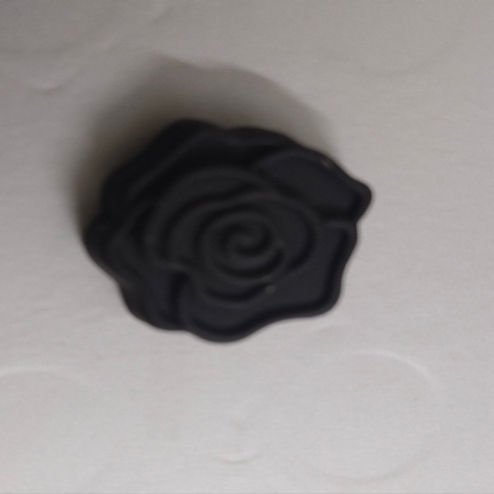Black Floral Magnet