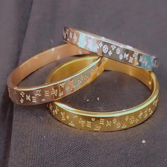 Ring & Bracelet set (Louis yuitton)